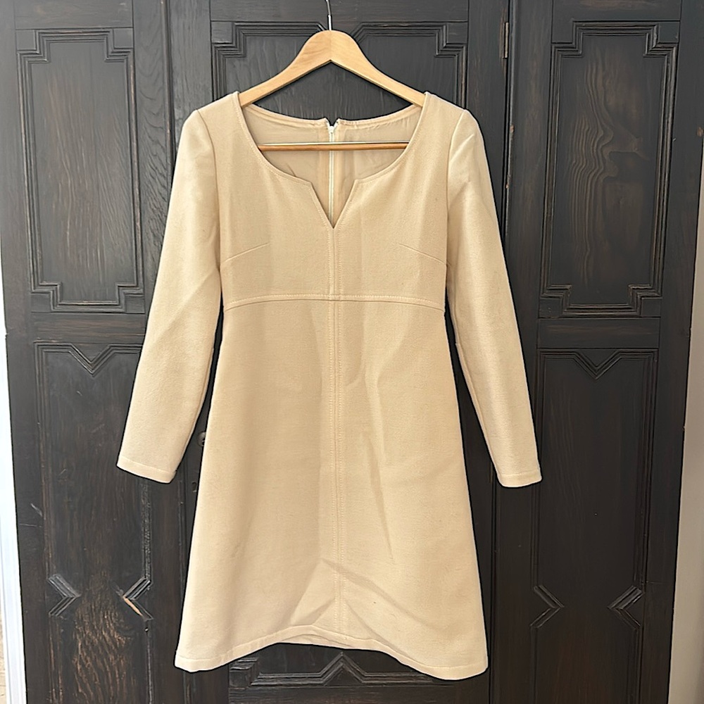 Vintage 60s Retro Mod Dress ~ Split V Neck Cream Crepe Minimalist  Mini ~